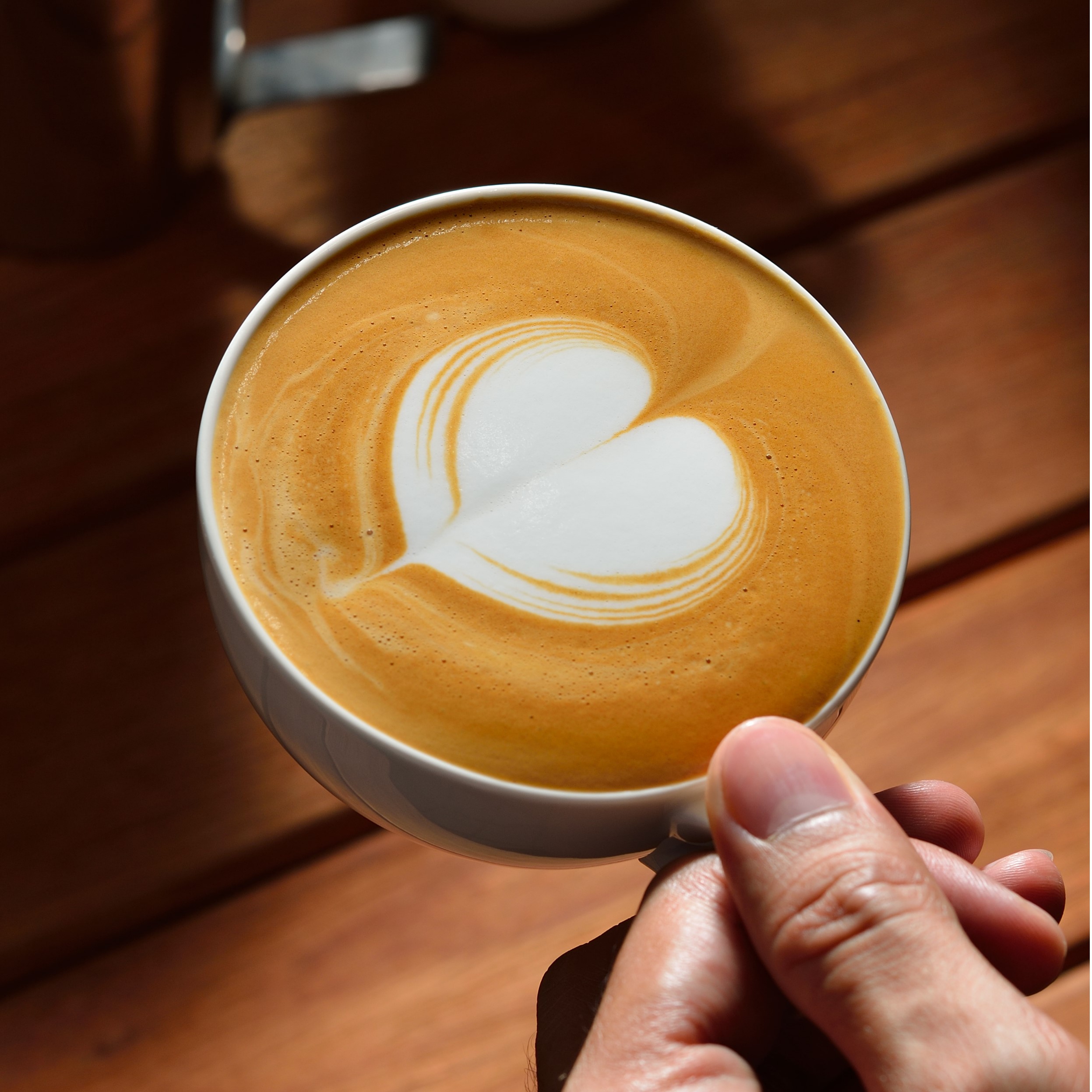 Latte Art lernen: So gelingen Herz, Tulpe & Blatt
