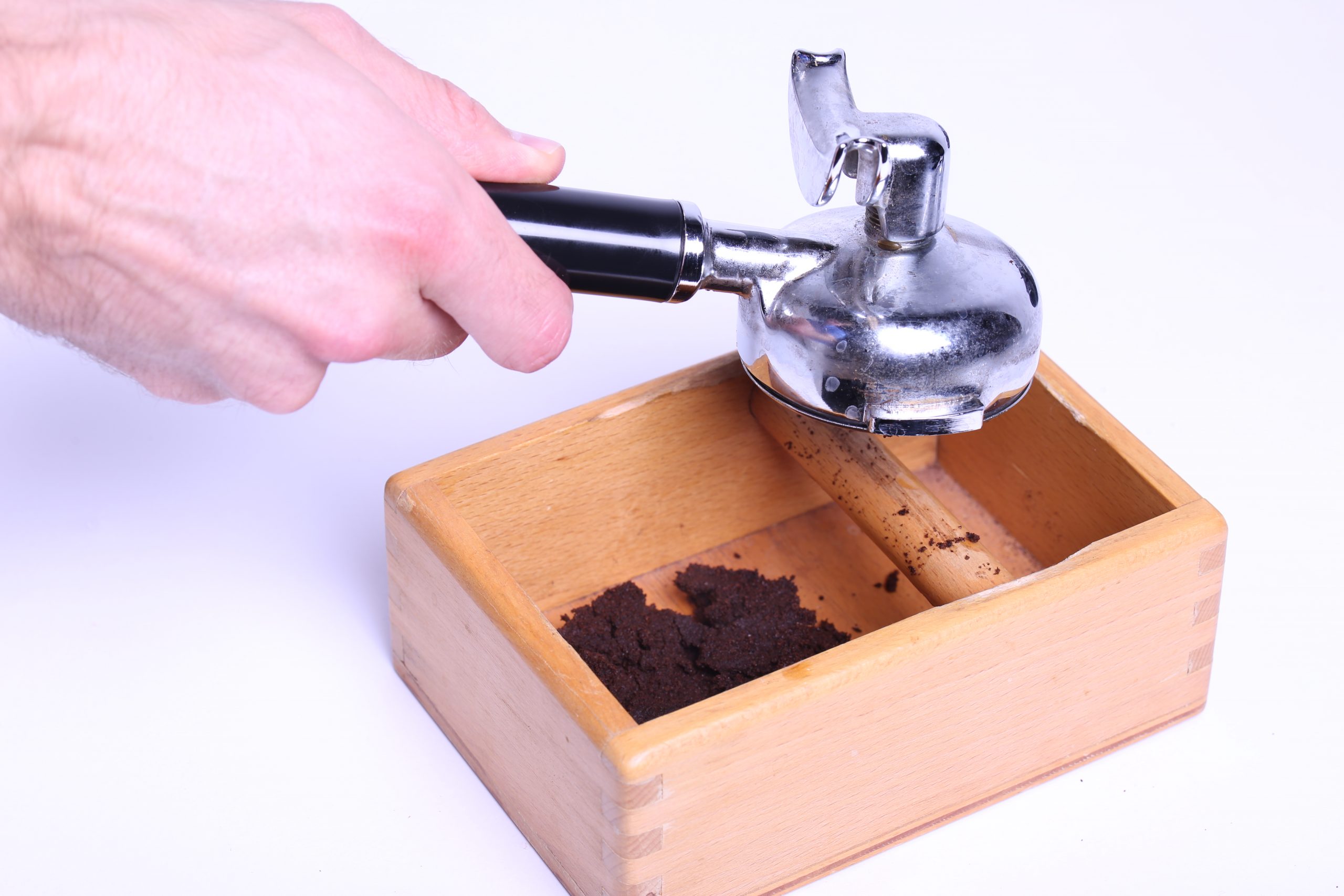 Das wichtigste Zubehör: Tamper, Abklopfstation und Co.